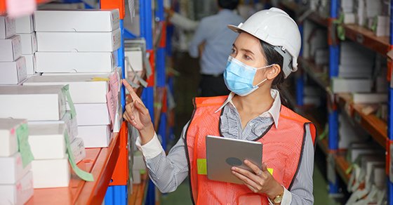 Employee Planning a Good Inventory Management Strategy